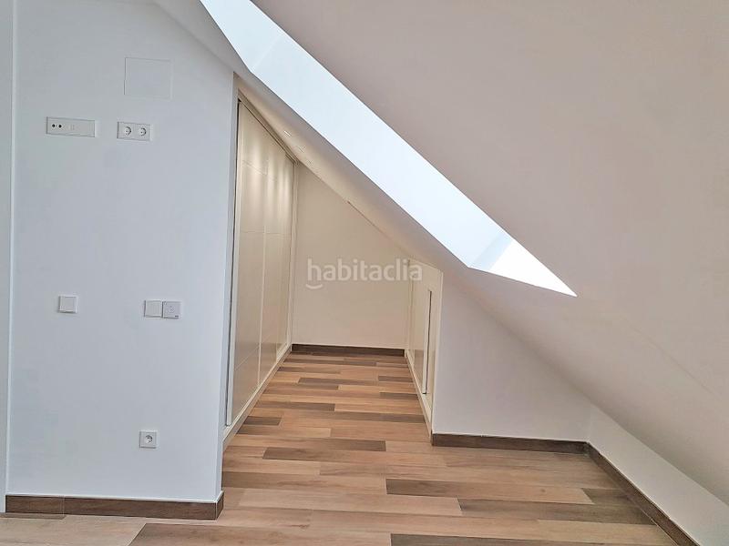 Foto 4f6fcc59-bf10-4c3c-831d-15c9b078aed5. Miete zweistöckige wohnung in calle profesor alonso parra 5 in Torrelodones