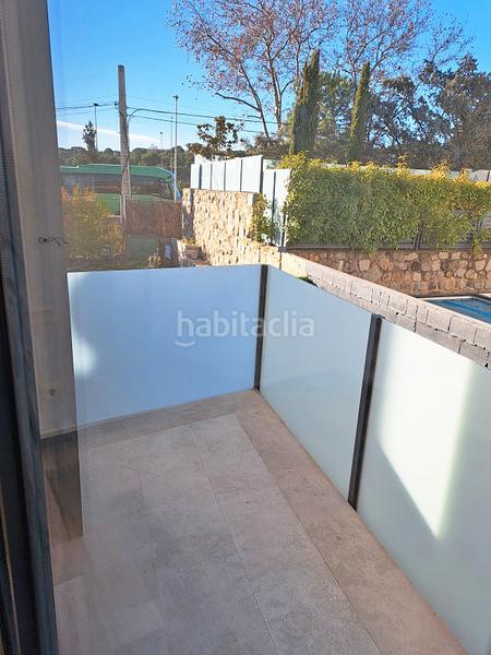 Foto 540fdeaa-d6e1-4ffb-ae5a-894d0e42b5e3. Miete zweistöckige wohnung in calle profesor alonso parra 5 in Torrelodones