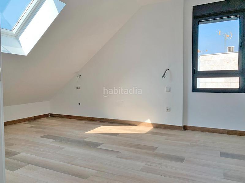 Foto b6406eee-d09d-44a4-9d3e-f6913af2621b. Miete zweistöckige wohnung in calle profesor alonso parra 5 in Torrelodones