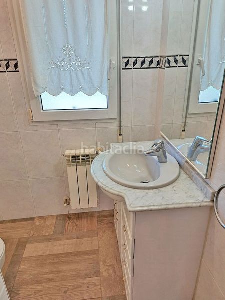 Foto 03b2fed6-ff27-4695-aecc-ba8874c03ad0. Casa aparellada amb xemeneia calefacció aparcament piscina a Torrelodones