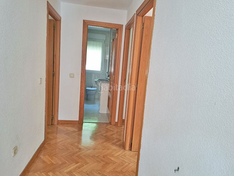 Foto 44fbe12a-e8df-48c0-a80b-463abbbb7b97. Casa aparellada amb xemeneia calefacció aparcament piscina a Torrelodones