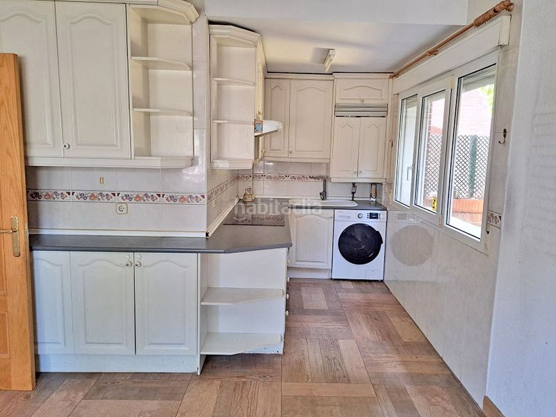 Foto 53698d17-df86-4dd3-ae33-b034a259b3b4. Casa aparellada amb xemeneia calefacció aparcament piscina a Torrelodones