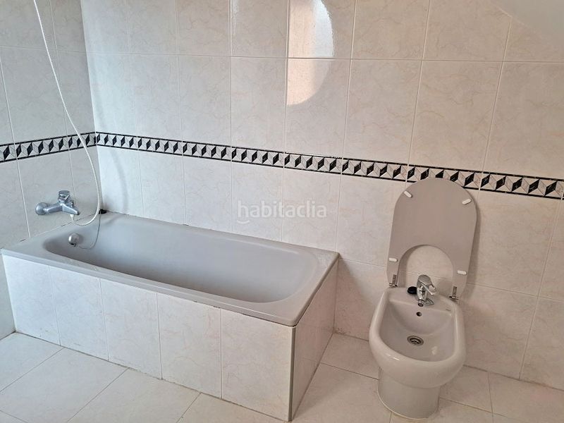 Foto 9bc0e766-cd45-492a-aa73-39373300d8bb. Casa aparellada amb xemeneia calefacció aparcament piscina a Torrelodones