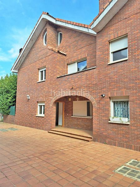 Foto b528dda0-a25c-484a-883d-3d52045569ac. Casa aparellada amb xemeneia calefacció aparcament piscina a Torrelodones