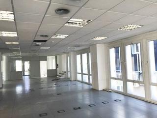 Miete Fabrikhalle in Zona Industrial. Edificio mixto en alquiler