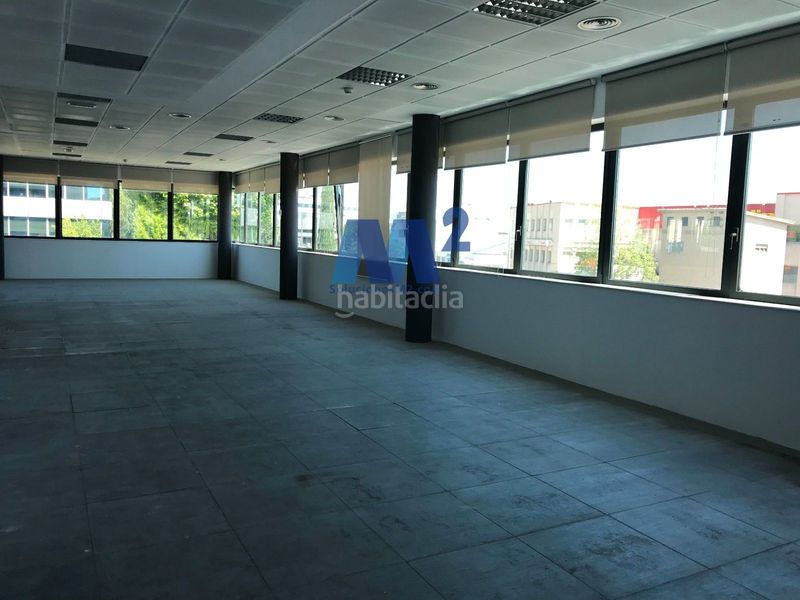 Foto 38c26c0d-3350-4b4a-a900-864e07aa2fb6. Miete büro mit parking in Zona Industrial Alcobendas