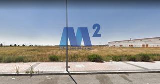 Terreny residencial a Zona Industrial. En pinto