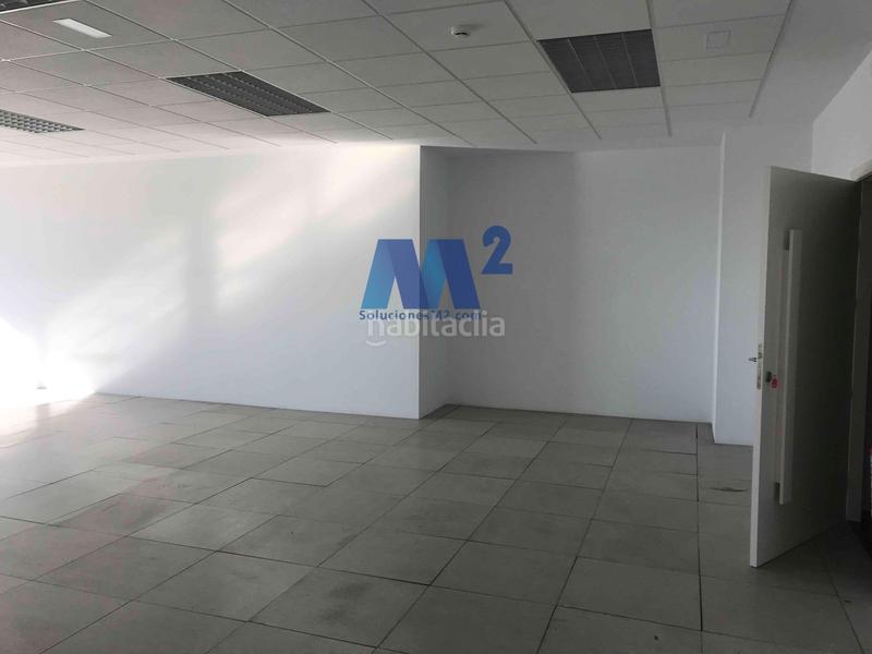 Foto a3dee3b1-84ee-4bc8-a41f-b7169d9524cc. Miete büro mit parking in Zona Industrial Alcobendas