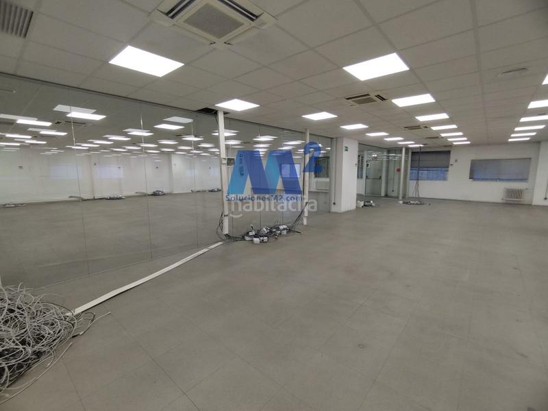 Foto 1115bb83-1e32-41f1-9d8e-1aa4bd98b21f. Bureau dans Simancas Madrid