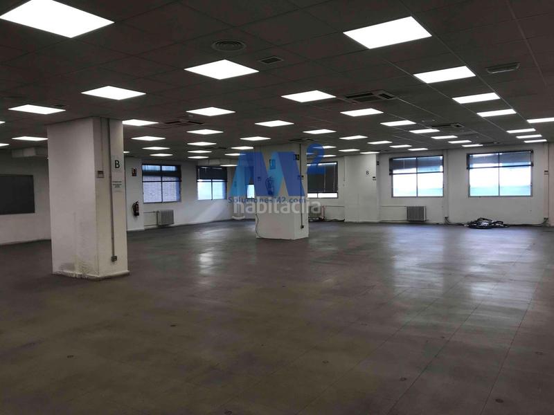 Foto 6bb792e5-a3fe-40d4-be5d-bf1e64026c80. Bureau dans Simancas Madrid