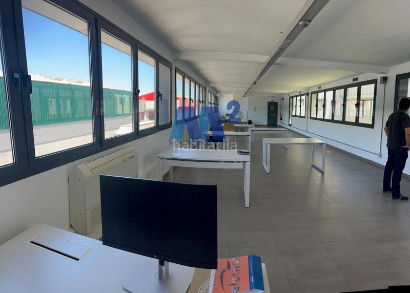 Foto 79e272b3-481a-4323-af64-965b423a3081. Rent office space with parking in El Barral Ferial Coslada