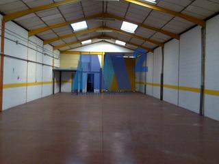 Rent Industrial building in Los Olivos-Los Ángeles. Nave en alquiler con patios