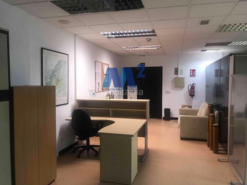 Foto c5a7cb5a-bfee-4678-afd8-9b7d2d5d0ce1. Miete büro mit parking in El Barral Ferial Coslada