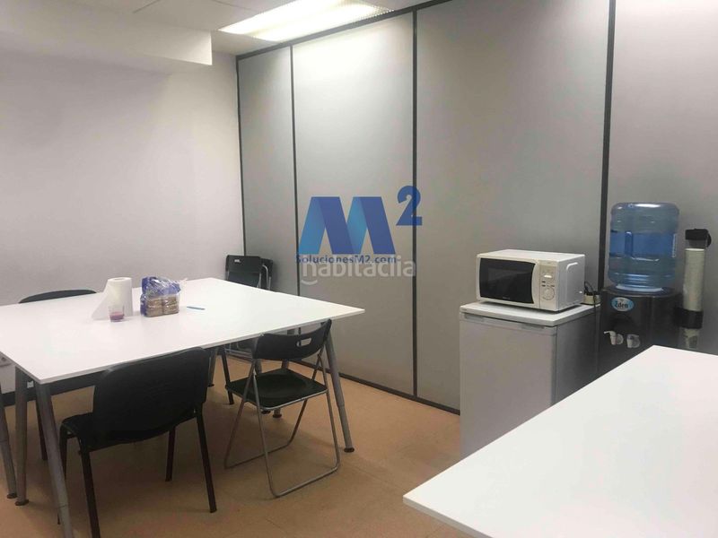 Foto ae0425c1-0708-40ae-81b7-96a10e287819. Rent office space with parking in El Barral Ferial Coslada