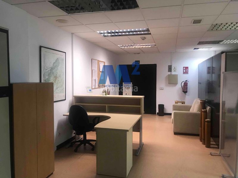 Foto c5a7cb5a-bfee-4678-afd8-9b7d2d5d0ce1. Rent office space with parking in El Barral Ferial Coslada