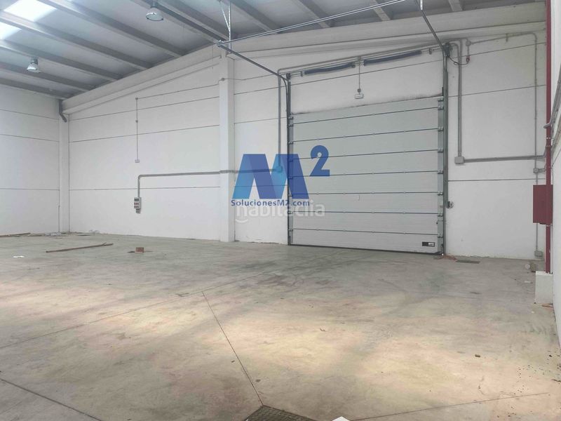 Foto b4abe84b-6982-4a80-badc-666fbf66db30. Nau industrial a Chiloeches