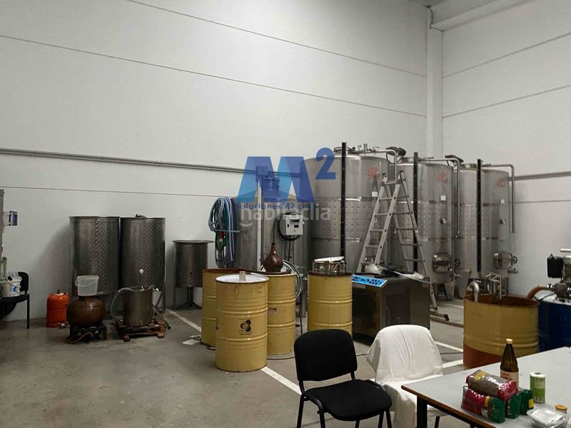 Foto e2da8fd9-f961-4923-9570-e335ae195534. Nau industrial a Chiloeches