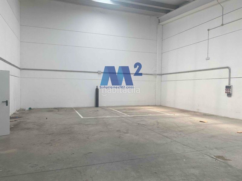 Foto e3eedf6a-efb6-4af5-b458-7d59f2aa7575. Nau industrial a Chiloeches