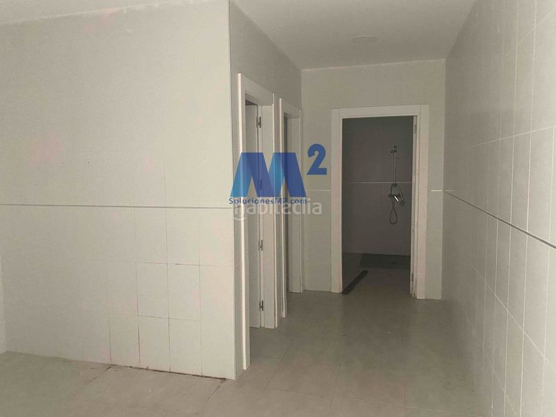 Foto f0d2ffa2-8998-48fe-a696-3f238ecc7f42. Nau industrial a Chiloeches