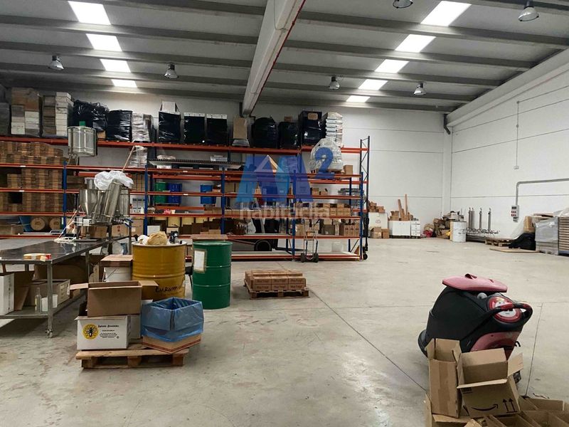 Foto fc4f94af-40b8-423f-b7bb-d79d1fe09539. Nau industrial a Chiloeches