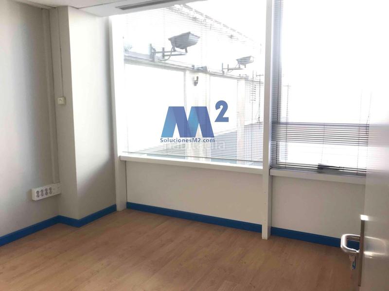 Foto c5b0d825-850e-4a97-8ed4-cdfcc89c7cc1. Rent office space with heating parking in Polígono Industrial-Norte San Sebastián de los Reyes