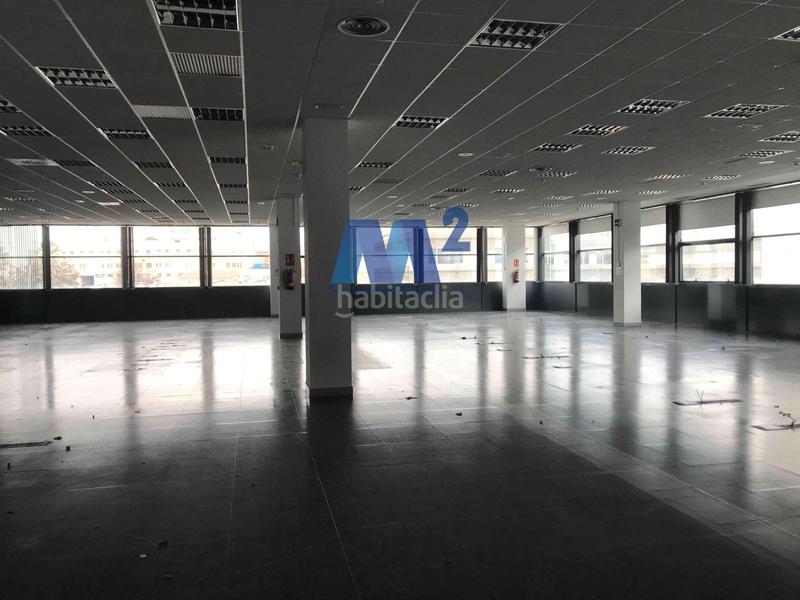 Foto b7d723f5-92cd-49a3-b935-e5fa0ba7b498. Rent office space with parking in Zona Industrial Alcobendas