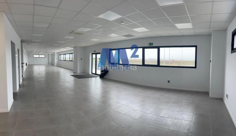 Foto a9b86718-4401-45c4-92df-68c2f72f2e6f. Rent industrial building in La Dehesa de Moratalaz Illescas