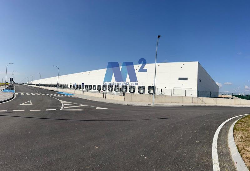 Foto db168259-ae9c-460c-a507-500901b4bea0. Rent industrial building in La Dehesa de Moratalaz Illescas
