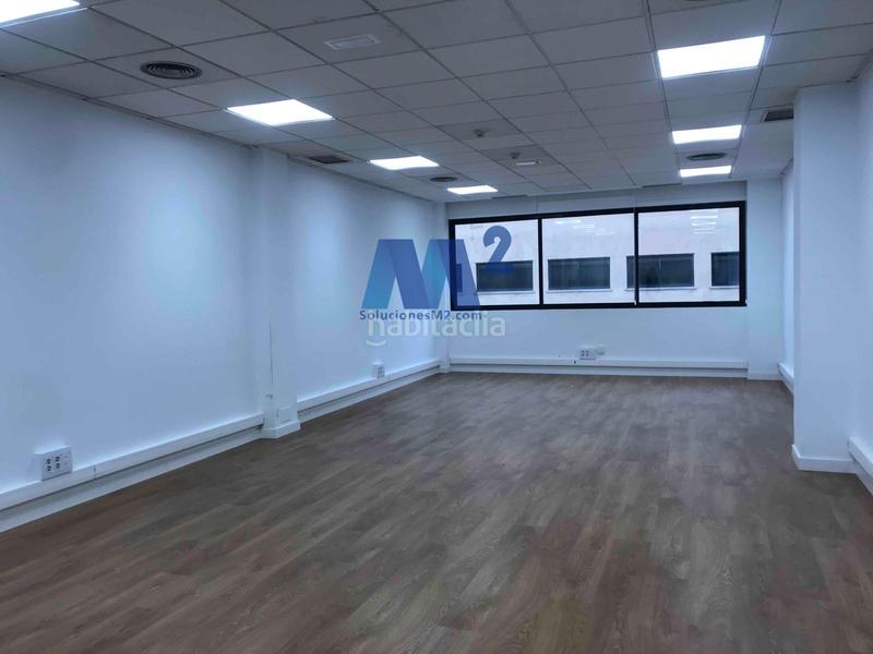 Foto c030faa3-ea81-4bed-bdea-b27076568b52. Miete büro mit parking in Zona Industrial Alcobendas