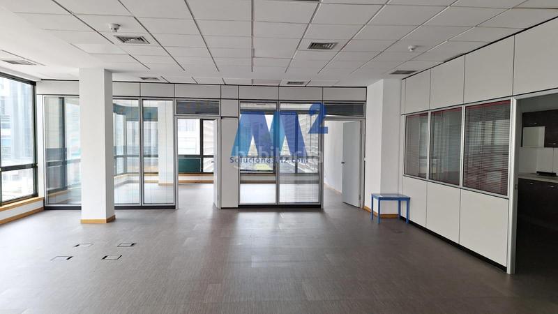 Foto 3a38adc9-eda1-44b1-97eb-4481344c50b5. Lloguer oficina amb aparcament a Zona Industrial Alcobendas