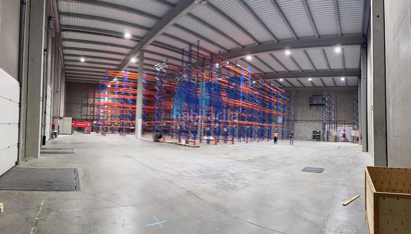 Foto f2e55dc3-19a0-430f-b3fa-9bdd1f2956bf. Affitto capannone industriale in Montserrat-Parque Empresarial San Fernando de Henares