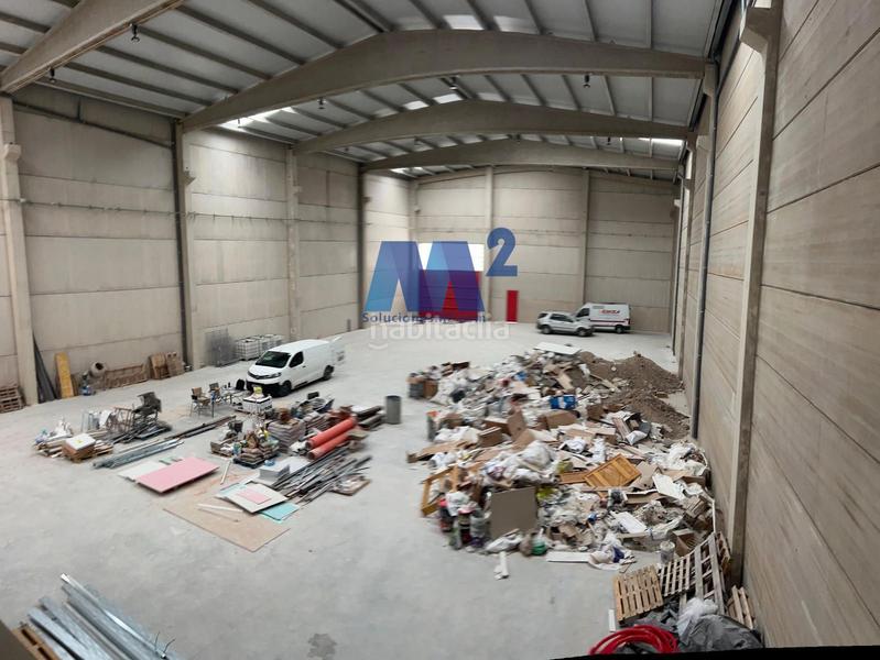 Foto 111a63cc-35c6-4826-ab42-229e49f7021f. Rent industrial building in Estación Coslada