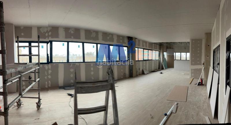 Foto bc1e7a37-2679-437e-8077-362ec63fbde2. Rent industrial building in Estación Coslada