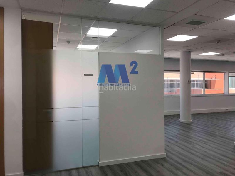 Foto 2f293b37-819e-4195-b6d2-332e236374e6. Ufficio con parcheggio in Simancas Madrid