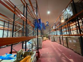 Nave industrial en Las Dehesillas-Vereda de los Estudiantes. Nave con camaras y 5 muelles  en venta en leganés