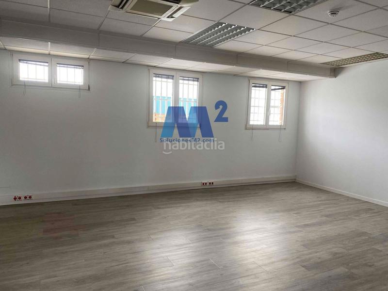 Foto c6c3b190-b168-4980-8f58-aaae7dd47ad6. Location bâtiment à usage industriel dans Estación Coslada