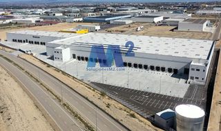 Miete Fabrikhalle in Garrapinillos. Nave logística en alquiler en complejo cerrado