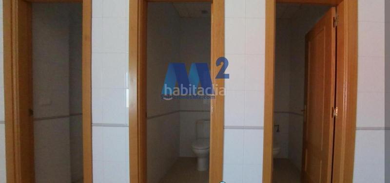 Foto 916e27cf-0a13-4e13-93de-eea200ddacf0. Location bâtiment à usage industriel dans Borox