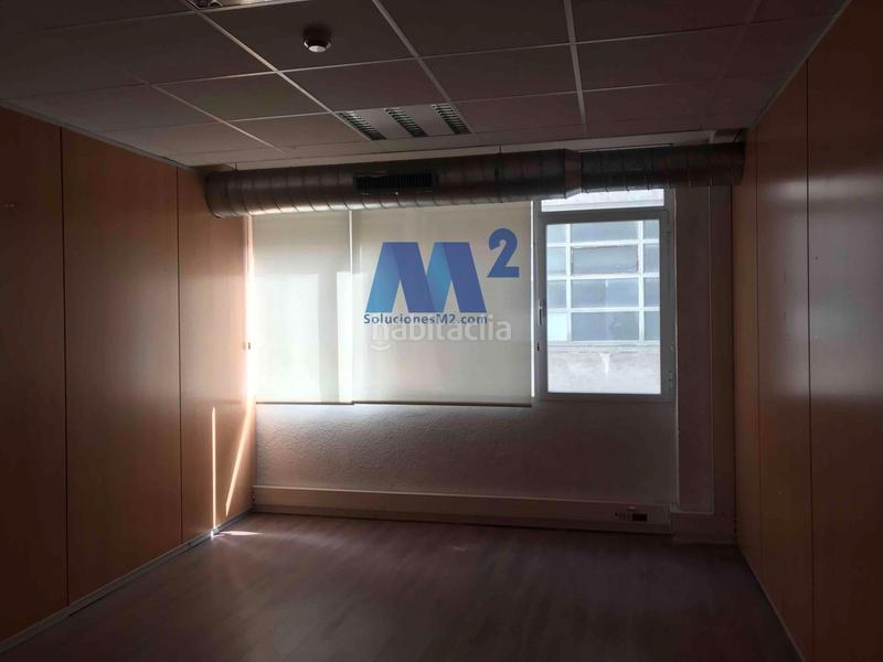 Foto 2d5cb150-3140-4551-8e57-c352329eddfa. Bureau avec parking dans Simancas Madrid