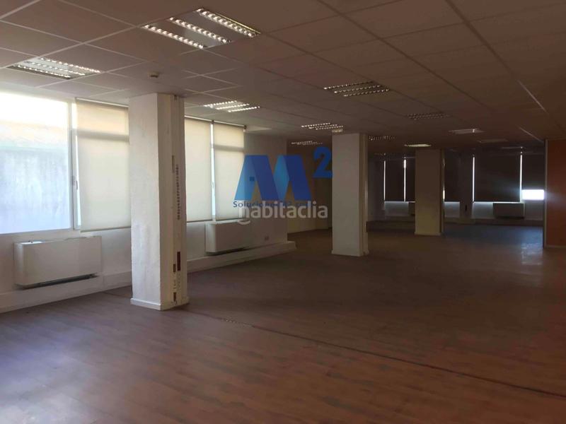 Foto 4bab464b-47ca-488f-9e7a-7ff3262c6ecc. Bureau avec parking dans Simancas Madrid