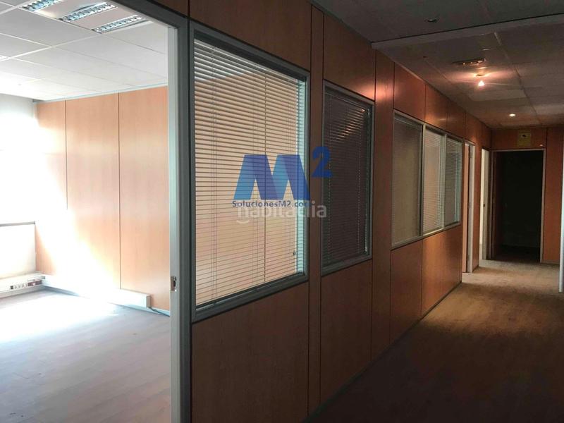 Foto f7c8f8d5-3ce9-46a7-a2f6-1a2bd2fde115. Bureau avec parking dans Simancas Madrid