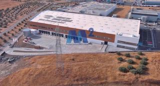 Rent Industrial building  Logística con calle navarreta. Nave logística tipo c en alquiler con 16 muelles