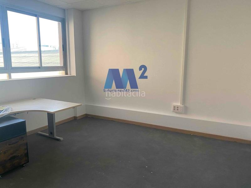 Foto d1e1f14c-317a-4a8c-9b82-bf3674eb3e96. Location bureau dans Simancas Madrid