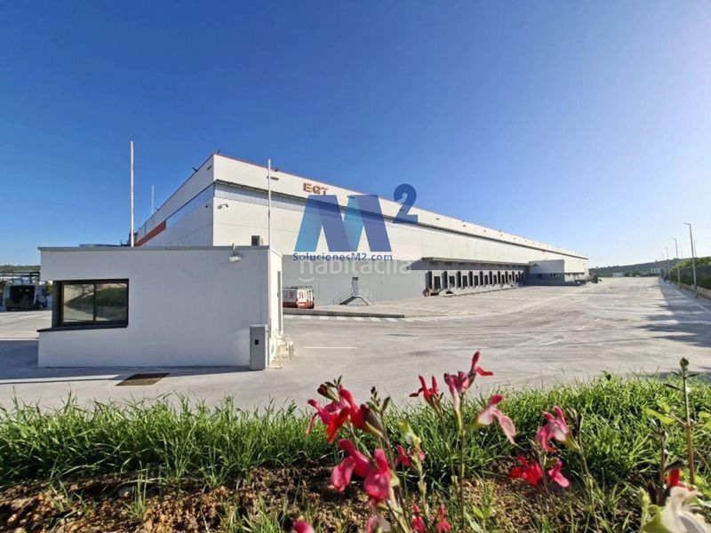 Foto faecac02-4362-4c8e-8aca-93ca0c33b203. Rent industrial building in Cheste