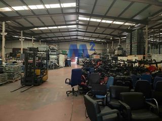 Miete Fabrikhalle in La Estación. Conjunto de 3 naves industriales en alquiler con una superficie