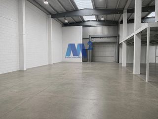 Bâtiment à usage industriel à Polígono de las Monjas. Conjunto de 4 naves en venta