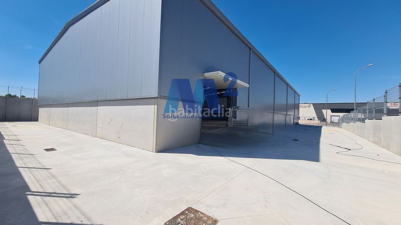 Foto 686e43d6-ee1b-41db-95a0-40ffd077419a. Nau industrial a Loeches