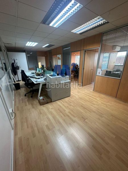 Foto c02df5b1-700e-4dd1-8fa3-fbf4b60d5ca5. Industrial building in La Estación Azuqueca de Henares