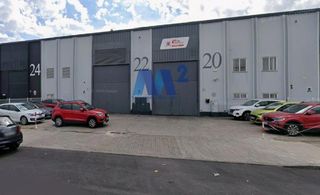 Miete Fabrikhalle in Estación. Nave industrial  en alquiler con patio delantero