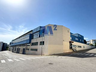 Fabrikhalle  Doctor severo ochoa. Conjunto de  naves y oficinas en venta en polígono industrial de